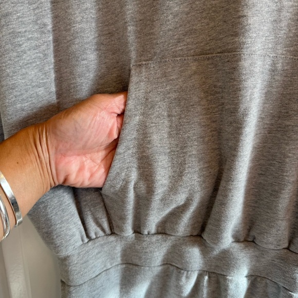 Three Dots Dress Size Medium Kangaroo Pocket Hoodie Grey Elasticized Waist - Picture 7 of 7